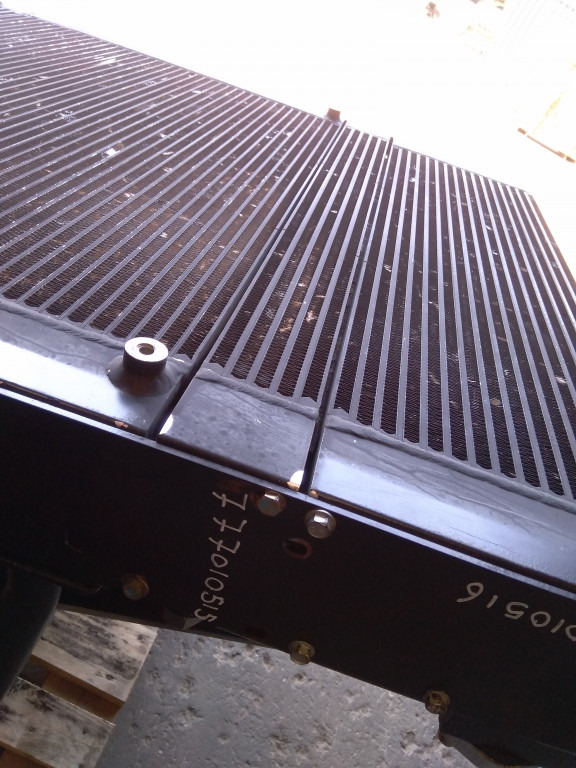 Bomag BM1000-35 - - Hladnjak ulja za Građevinski strojevi: slika Bomag BM1000-35 - - Hladnjak ulja za Građevinski strojevi Bomag BM1000-35 - - Hladnjak ulja za Građevinski strojevi: slika Bomag BM1000-35 - - Hladnjak ulja za Građevinski strojevi