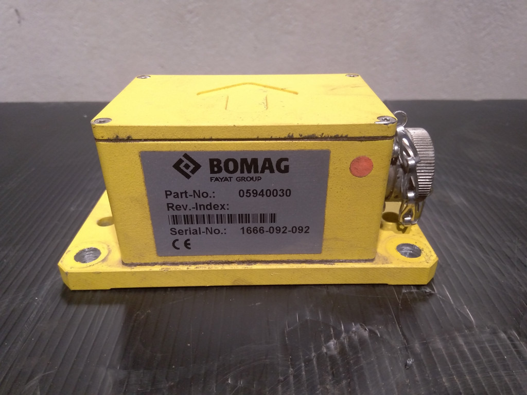 Bomag BM2000-75 - - Senzor za Hladni planer: slika Bomag BM2000-75 - - Senzor za Hladni planer Bomag BM2000-75 - - Senzor za Hladni planer: slika Bomag BM2000-75 - - Senzor za Hladni planer