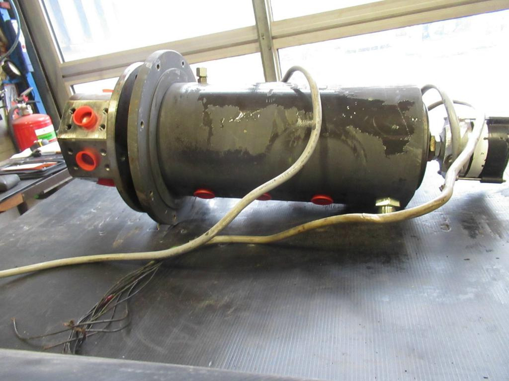 Caterpillar 365B - - Hidraulika za Građevinski strojevi: slika Caterpillar 365B - - Hidraulika za Građevinski strojevi Caterpillar 365B - - Hidraulika za Građevinski strojevi: slika Caterpillar 365B - - Hidraulika za Građevinski strojevi