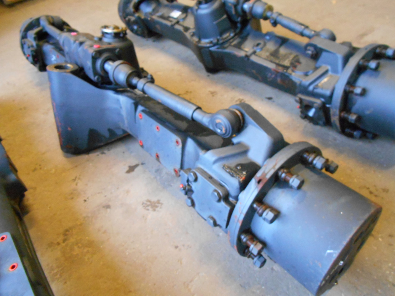 Novi Prednja osovina za Građevinski strojevi Hitachi 4457244: slika Novi Prednja osovina za Građevinski strojevi Hitachi 4457244