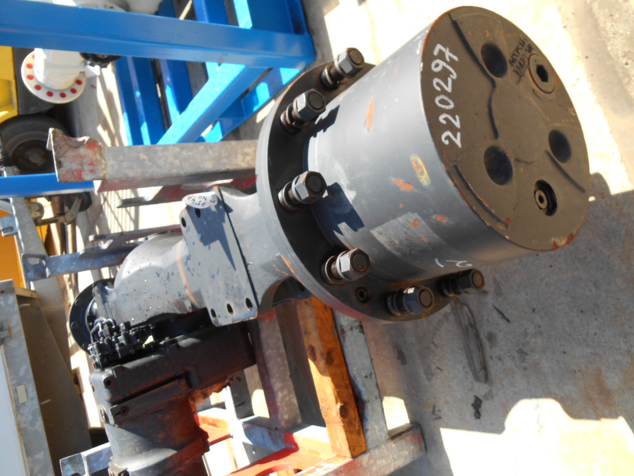 Hitachi 4457336 - Stražnja osovina za Građevinski strojevi: slika Hitachi 4457336 - Stražnja osovina za Građevinski strojevi Hitachi 4457336 - Stražnja osovina za Građevinski strojevi: slika Hitachi 4457336 - Stražnja osovina za Građevinski strojevi