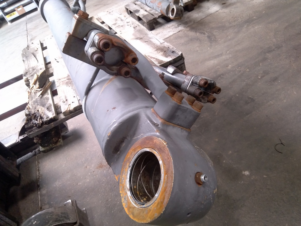 Volvo SA114604990 - Hidraulični cilindar za Građevinski strojevi: slika Volvo SA114604990 - Hidraulični cilindar za Građevinski strojevi Volvo SA114604990 - Hidraulični cilindar za Građevinski strojevi: slika Volvo SA114604990 - Hidraulični cilindar za Građevinski strojevi