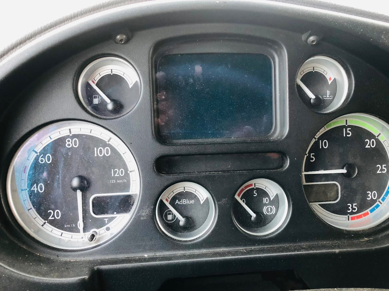 DAF LA LF45.220 G12 - Kamion s ceradom: slika DAF LA LF45.220 G12 - Kamion s ceradom DAF LA LF45.220 G12 - Kamion s ceradom: slika DAF LA LF45.220 G12 - Kamion s ceradom