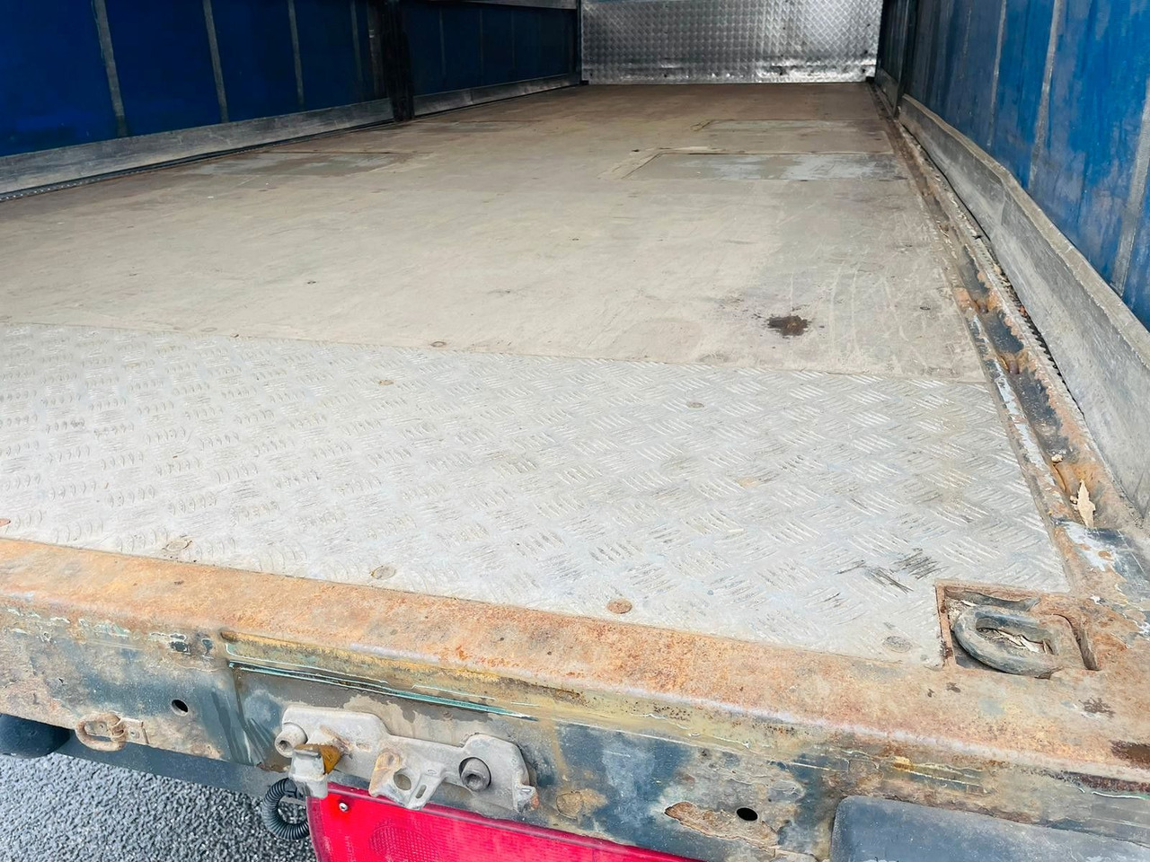 Kamion s ceradom Renault Premium 460 P6X2 EEV: slika Kamion s ceradom Renault Premium 460 P6X2 EEV