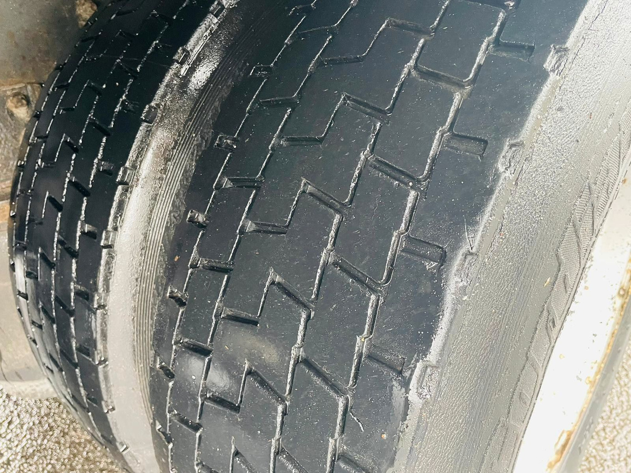 Kamion s ceradom Renault Premium 460 P6X2 EEV: slika Kamion s ceradom Renault Premium 460 P6X2 EEV