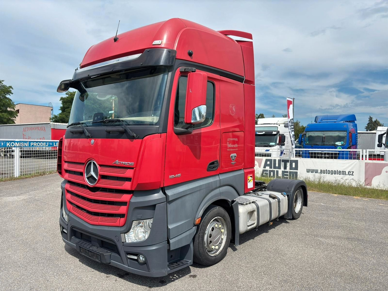 Mercedes-Benz Actros 1845 - Tegljač: slika Mercedes-Benz Actros 1845 - Tegljač Mercedes-Benz Actros 1845 - Tegljač: slika Mercedes-Benz Actros 1845 - Tegljač