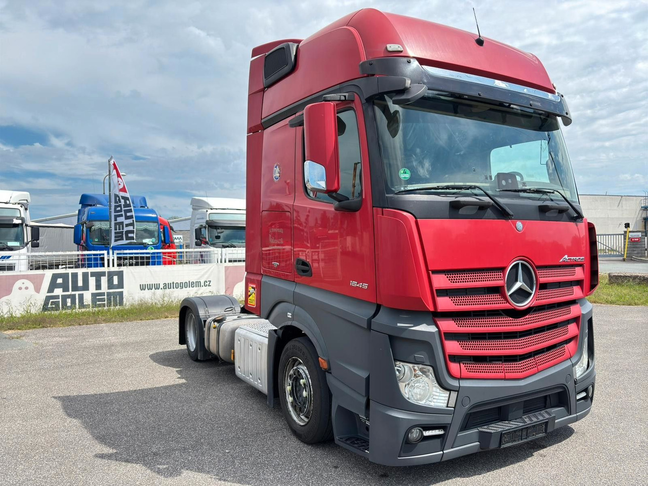 Mercedes-Benz Actros 1845 - Tegljač: slika Mercedes-Benz Actros 1845 - Tegljač Mercedes-Benz Actros 1845 - Tegljač: slika Mercedes-Benz Actros 1845 - Tegljač