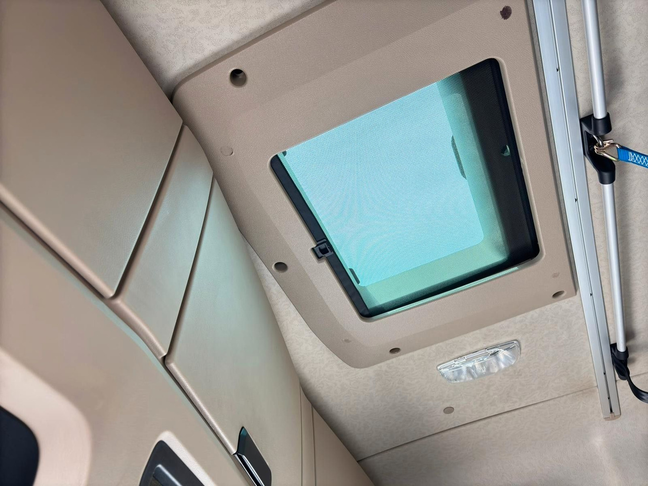 Tegljač Mercedes-Benz Actros 1845: slika Tegljač Mercedes-Benz Actros 1845