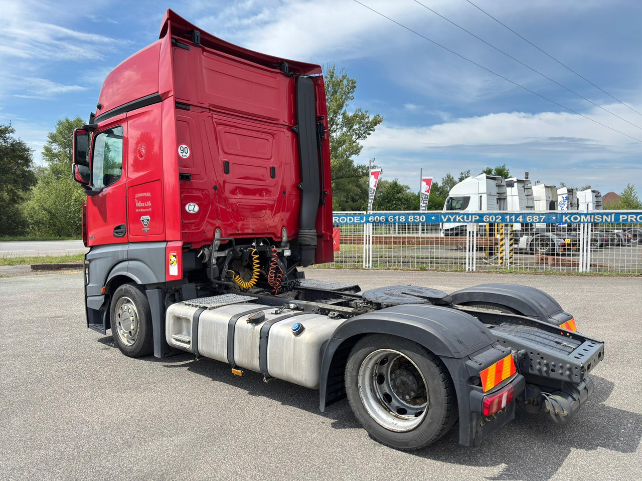 Mercedes-Benz Actros 1845 - Tegljač: slika Mercedes-Benz Actros 1845 - Tegljač Mercedes-Benz Actros 1845 - Tegljač: slika Mercedes-Benz Actros 1845 - Tegljač