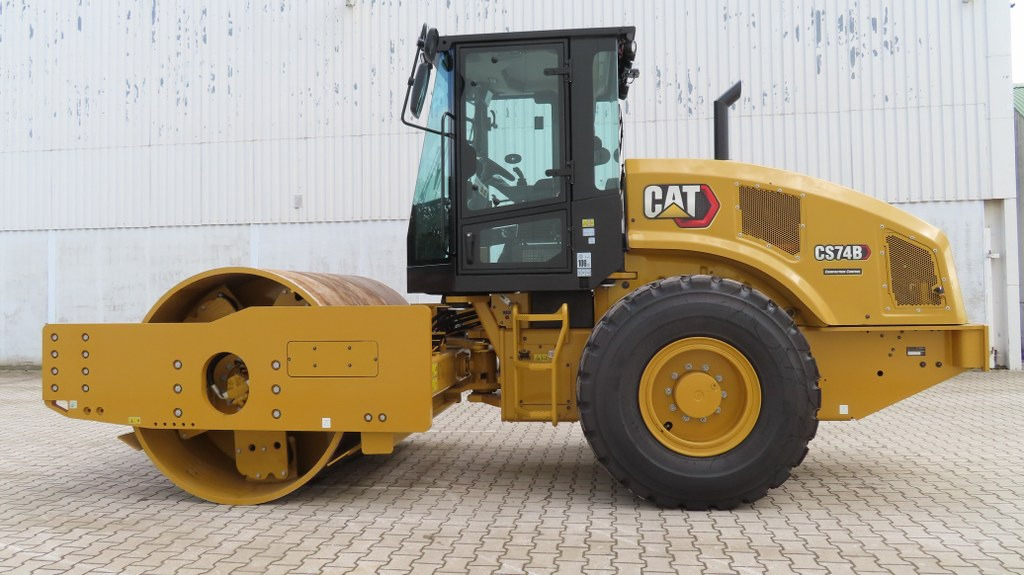 Caterpillar CS 74 B - Kompaktor: slika Caterpillar CS 74 B - Kompaktor Caterpillar CS 74 B - Kompaktor: slika Caterpillar CS 74 B - Kompaktor