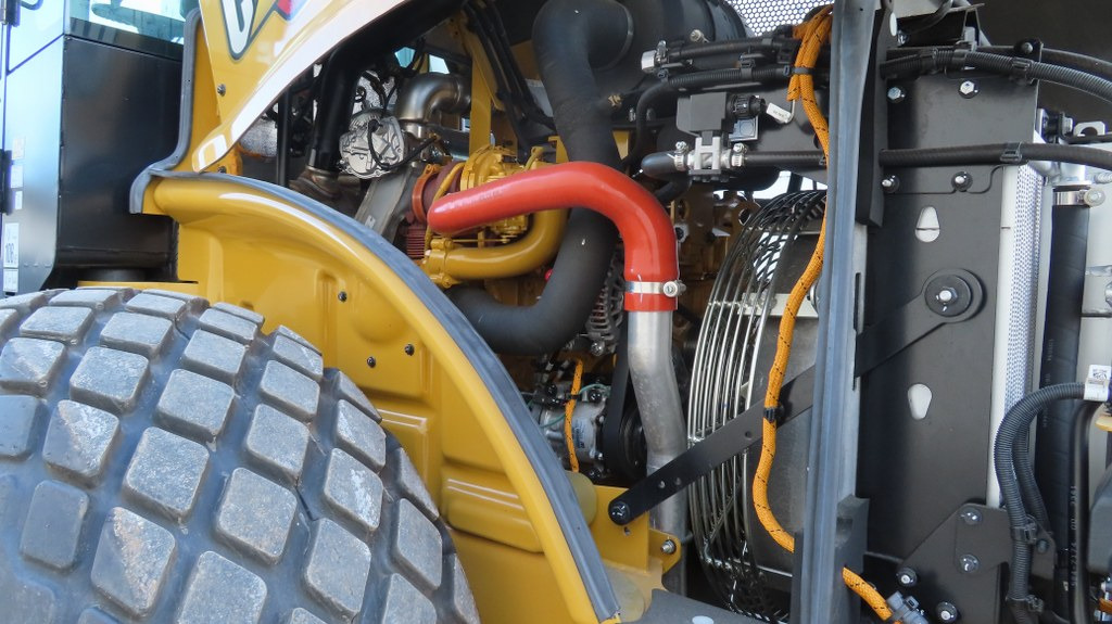 Kompaktor Caterpillar CS66B: slika Kompaktor Caterpillar CS66B Kompaktor Caterpillar CS66B: slika Kompaktor Caterpillar CS66B