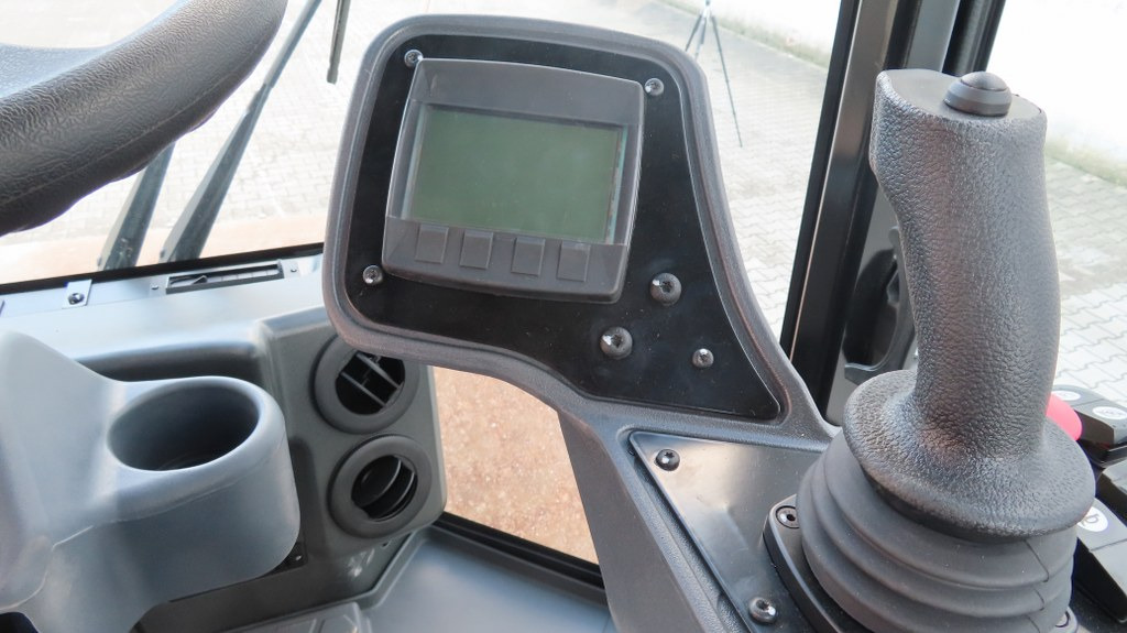 Kompaktor Caterpillar CS66B: slika Kompaktor Caterpillar CS66B Kompaktor Caterpillar CS66B: slika Kompaktor Caterpillar CS66B