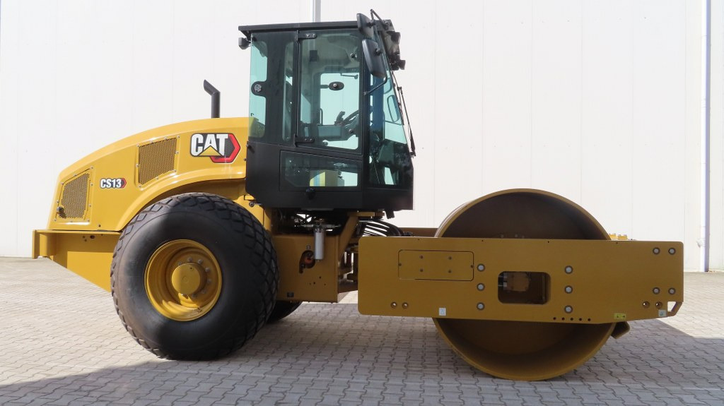 Caterpillar CS66B - Kompaktor: slika Caterpillar CS66B - Kompaktor Caterpillar CS66B - Kompaktor: slika Caterpillar CS66B - Kompaktor