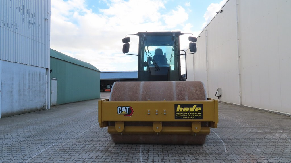 Kompaktor Caterpillar CS66B: slika Kompaktor Caterpillar CS66B Kompaktor Caterpillar CS66B: slika Kompaktor Caterpillar CS66B