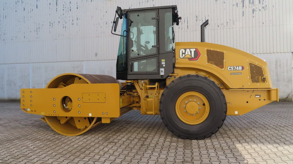 Caterpillar CS74B - Kompaktor: slika Caterpillar CS74B - Kompaktor Caterpillar CS74B - Kompaktor: slika Caterpillar CS74B - Kompaktor