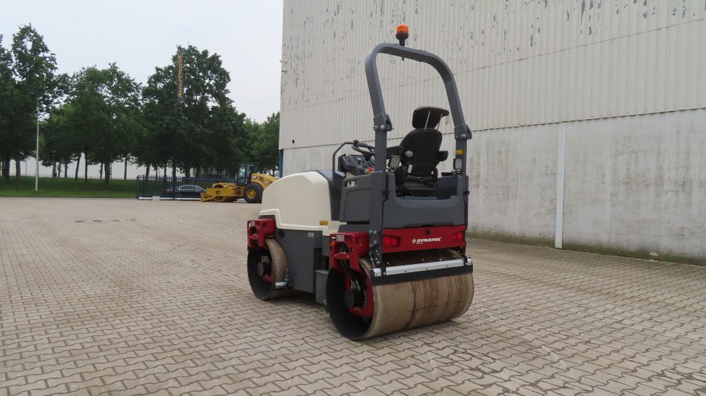 Dynapac CC1200 VI - Cestovni valjak: slika Dynapac CC1200 VI - Cestovni valjak Dynapac CC1200 VI - Cestovni valjak: slika Dynapac CC1200 VI - Cestovni valjak