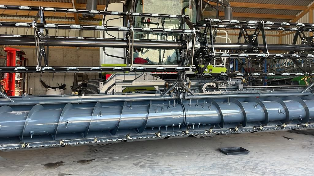 Cressoni CRX 5,4m Sojaflex - Kombajn za žetvu: slika Cressoni CRX 5,4m Sojaflex - Kombajn za žetvu Cressoni CRX 5,4m Sojaflex - Kombajn za žetvu: slika Cressoni CRX 5,4m Sojaflex - Kombajn za žetvu