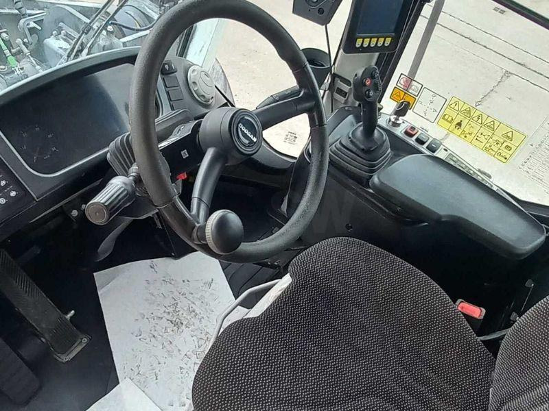 Doosan 450 - Utovarivač na kotačima: slika Doosan 450 - Utovarivač na kotačima Doosan 450 - Utovarivač na kotačima: slika Doosan 450 - Utovarivač na kotačima