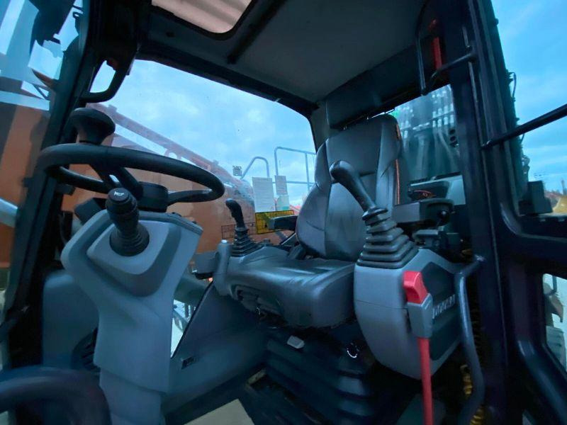 Doosan DX 250 W - Bager na kotačima: slika Doosan DX 250 W - Bager na kotačima Doosan DX 250 W - Bager na kotačima: slika Doosan DX 250 W - Bager na kotačima