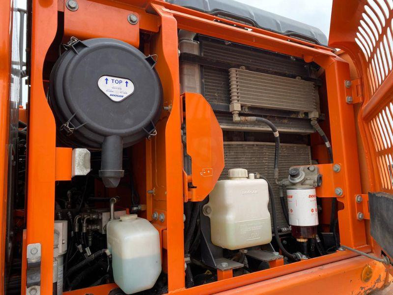 Doosan DX160 - Bager na kotačima: slika Doosan DX160 - Bager na kotačima Doosan DX160 - Bager na kotačima: slika Doosan DX160 - Bager na kotačima