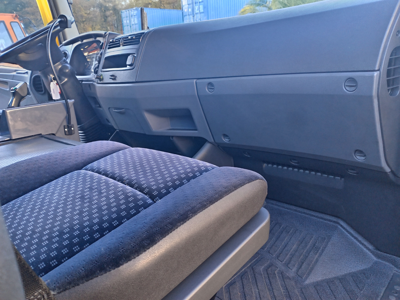 Transporter kontejnera/ Kamion s izmjenjivim sanducima Kamag Mercedes-Benz Kamag Wiesel / WBH25 / KB3659 / mit Ganrantie: slika Transporter kontejnera/ Kamion s izmjenjivim sanducima Kamag Mercedes-Benz Kamag Wiesel / WBH25 / KB3659 / mit Ganrantie Transporter kontejnera/ Kamion s izmjenjivim sanducima Kamag Mercedes-Benz Kamag Wiesel / WBH25 / KB3659 / mit Ganrantie: slika Transporter kontejnera/ Kamion s izmjenjivim sanducima Kamag Mercedes-Benz Kamag Wiesel / WBH25 / KB3659 / mit Ganrantie