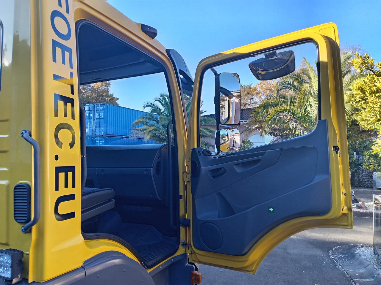 Transporter kontejnera/ Kamion s izmjenjivim sanducima Kamag Mercedes-Benz Kamag Wiesel / WBH25 / KB3659 / mit Ganrantie: slika Transporter kontejnera/ Kamion s izmjenjivim sanducima Kamag Mercedes-Benz Kamag Wiesel / WBH25 / KB3659 / mit Ganrantie Transporter kontejnera/ Kamion s izmjenjivim sanducima Kamag Mercedes-Benz Kamag Wiesel / WBH25 / KB3659 / mit Ganrantie: slika Transporter kontejnera/ Kamion s izmjenjivim sanducima Kamag Mercedes-Benz Kamag Wiesel / WBH25 / KB3659 / mit Ganrantie