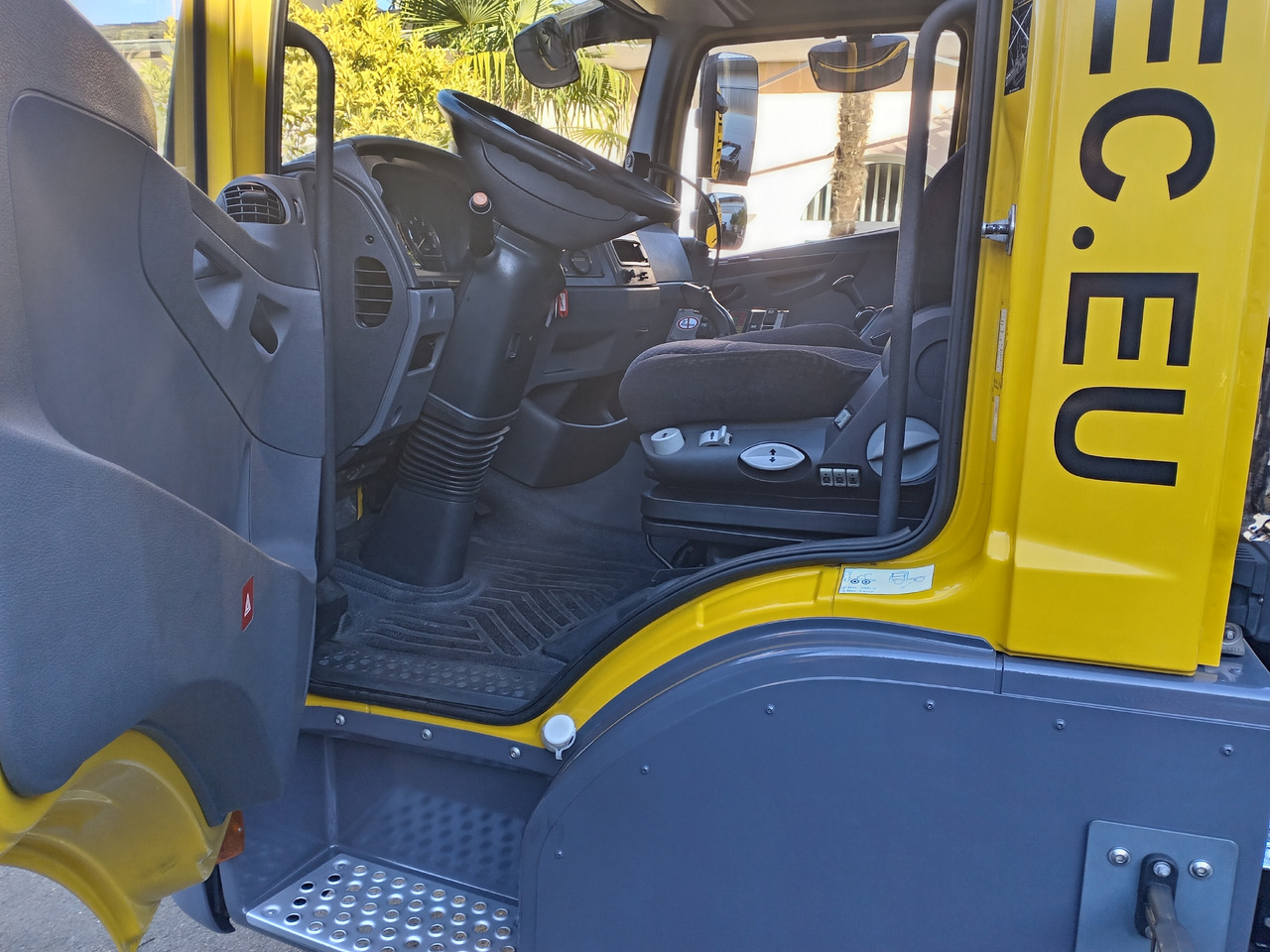 Transporter kontejnera/ Kamion s izmjenjivim sanducima Kamag Mercedes-Benz Kamag Wiesel / WBH25 / KB3659 / mit Ganrantie: slika Transporter kontejnera/ Kamion s izmjenjivim sanducima Kamag Mercedes-Benz Kamag Wiesel / WBH25 / KB3659 / mit Ganrantie Transporter kontejnera/ Kamion s izmjenjivim sanducima Kamag Mercedes-Benz Kamag Wiesel / WBH25 / KB3659 / mit Ganrantie: slika Transporter kontejnera/ Kamion s izmjenjivim sanducima Kamag Mercedes-Benz Kamag Wiesel / WBH25 / KB3659 / mit Ganrantie