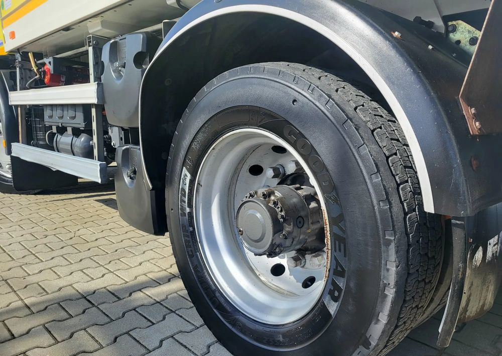 Kamion za odvoz smeća Renault D19 EURO 6: slika Kamion za odvoz smeća Renault D19 EURO 6