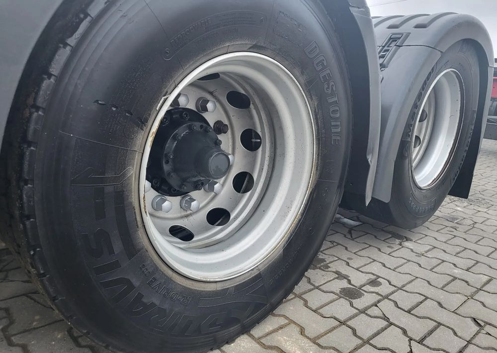 Kamion s kukastom dizalicom scania Scania B6X2: slika Kamion s kukastom dizalicom scania Scania B6X2