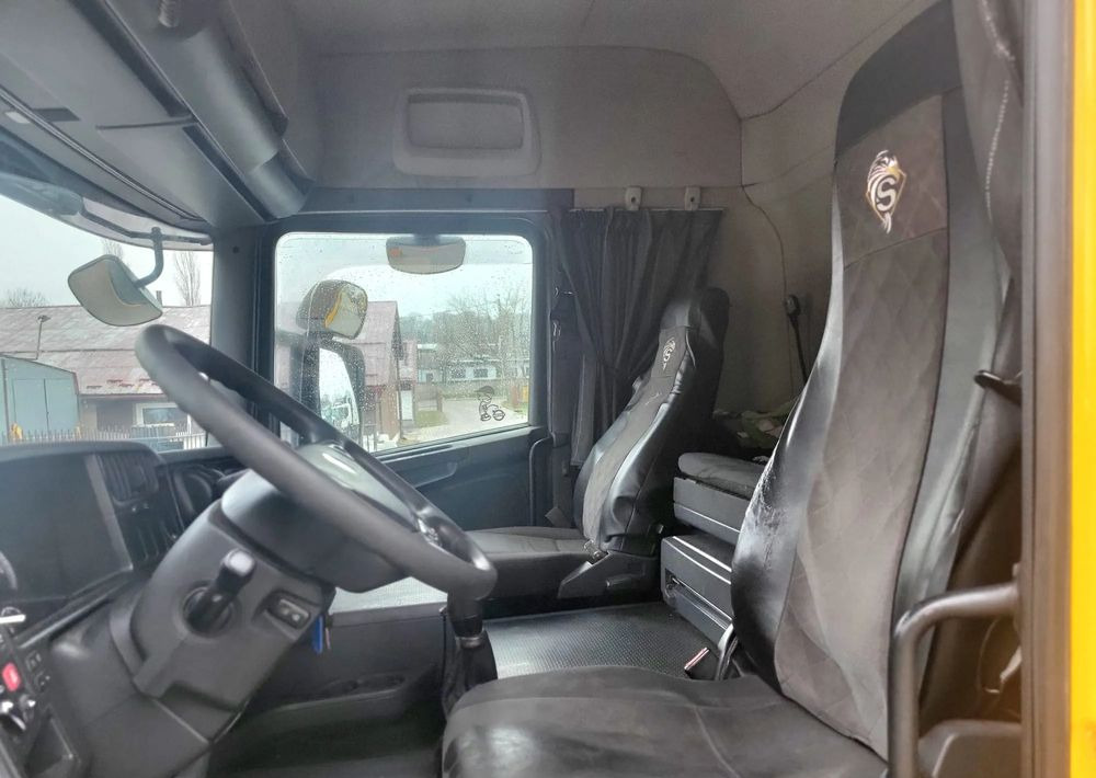 Kamion s kukastom dizalicom scania Scania B6X2: slika Kamion s kukastom dizalicom scania Scania B6X2