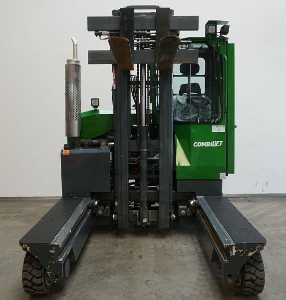 Combilift C3000 - 4-smjerni regalni viličar: slika Combilift C3000 - 4-smjerni regalni viličar Combilift C3000 - 4-smjerni regalni viličar: slika Combilift C3000 - 4-smjerni regalni viličar