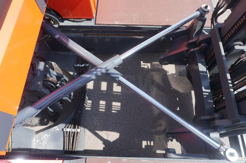 Combilift C6000SL - 4-smjerni regalni viličar: slika Combilift C6000SL - 4-smjerni regalni viličar Combilift C6000SL - 4-smjerni regalni viličar: slika Combilift C6000SL - 4-smjerni regalni viličar