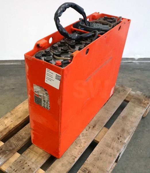 GRUMA 24 Volt 3 PzS 375 Ah - Akumulator za Oprema za rukovanje materijalima: slika GRUMA 24 Volt 3 PzS 375 Ah - Akumulator za Oprema za rukovanje materijalima GRUMA 24 Volt 3 PzS 375 Ah - Akumulator za Oprema za rukovanje materijalima: slika GRUMA 24 Volt 3 PzS 375 Ah - Akumulator za Oprema za rukovanje materijalima