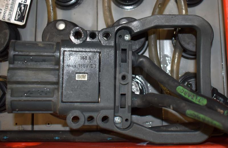 GRUMA 24 Volt 3 PzS 375 Ah - Akumulator: slika GRUMA 24 Volt 3 PzS 375 Ah - Akumulator GRUMA 24 Volt 3 PzS 375 Ah - Akumulator: slika GRUMA 24 Volt 3 PzS 375 Ah - Akumulator