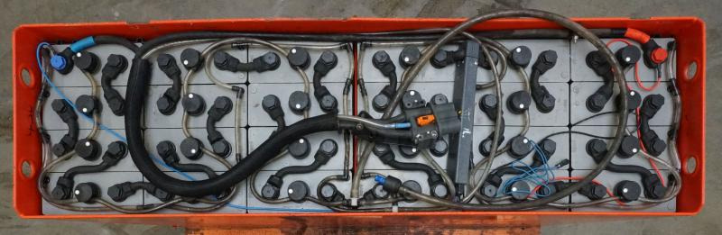 GRUMA 48 Volt 4 PzS 620 Ah - Akumulator: slika GRUMA 48 Volt 4 PzS 620 Ah - Akumulator GRUMA 48 Volt 4 PzS 620 Ah - Akumulator: slika GRUMA 48 Volt 4 PzS 620 Ah - Akumulator