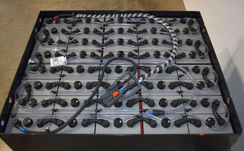 GRUMA 80 Volt 5 PzS 775 Ah - Akumulator za Oprema za rukovanje materijalima: slika GRUMA 80 Volt 5 PzS 775 Ah - Akumulator za Oprema za rukovanje materijalima GRUMA 80 Volt 5 PzS 775 Ah - Akumulator za Oprema za rukovanje materijalima: slika GRUMA 80 Volt 5 PzS 775 Ah - Akumulator za Oprema za rukovanje materijalima