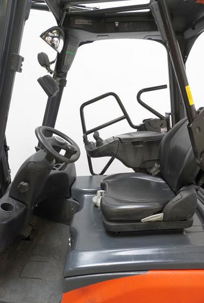 Linde E 14 EVO 386-02 - Električni viličar: slika Linde E 14 EVO 386-02 - Električni viličar Linde E 14 EVO 386-02 - Električni viličar: slika Linde E 14 EVO 386-02 - Električni viličar
