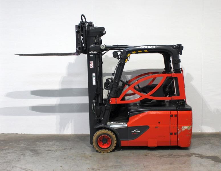 Linde E 18 L EVO 386-02 - Električni viličar: slika Linde E 18 L EVO 386-02 - Električni viličar Linde E 18 L EVO 386-02 - Električni viličar: slika Linde E 18 L EVO 386-02 - Električni viličar