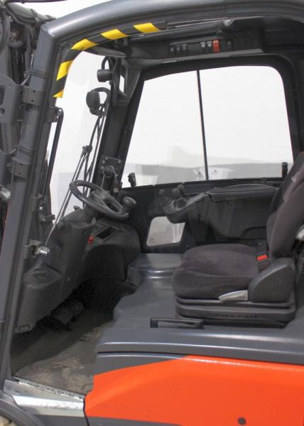 Linde E 18 L EVO 386-02 - Električni viličar: slika Linde E 18 L EVO 386-02 - Električni viličar Linde E 18 L EVO 386-02 - Električni viličar: slika Linde E 18 L EVO 386-02 - Električni viličar
