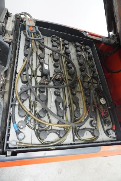 Linde E 18 L EVO 386-02 - Električni viličar: slika Linde E 18 L EVO 386-02 - Električni viličar Linde E 18 L EVO 386-02 - Električni viličar: slika Linde E 18 L EVO 386-02 - Električni viličar