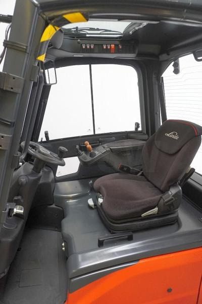 Linde E 18 L EVO 386-02 - Električni viličar: slika Linde E 18 L EVO 386-02 - Električni viličar Linde E 18 L EVO 386-02 - Električni viličar: slika Linde E 18 L EVO 386-02 - Električni viličar