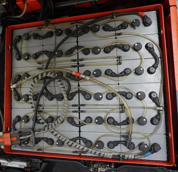 Linde E 20 PL EVO 386-02 - Električni viličar: slika Linde E 20 PL EVO 386-02 - Električni viličar Linde E 20 PL EVO 386-02 - Električni viličar: slika Linde E 20 PL EVO 386-02 - Električni viličar