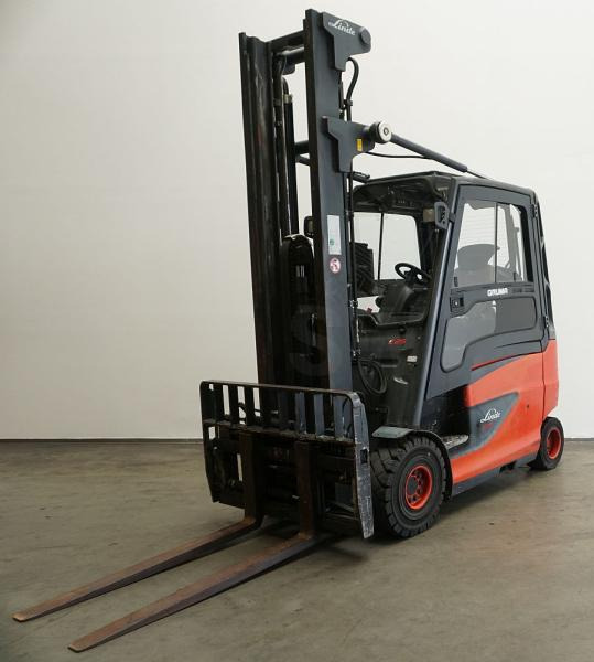 Linde E 25/600 HL 387 - Električni viličar: slika Linde E 25/600 HL 387 - Električni viličar Linde E 25/600 HL 387 - Električni viličar: slika Linde E 25/600 HL 387 - Električni viličar