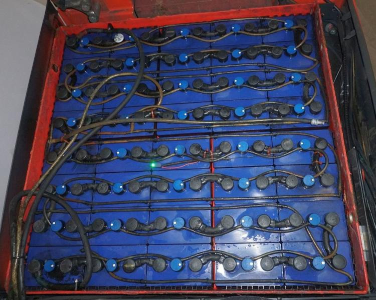 Linde E 50/600 HL 388 - Električni viličar: slika Linde E 50/600 HL 388 - Električni viličar Linde E 50/600 HL 388 - Električni viličar: slika Linde E 50/600 HL 388 - Električni viličar