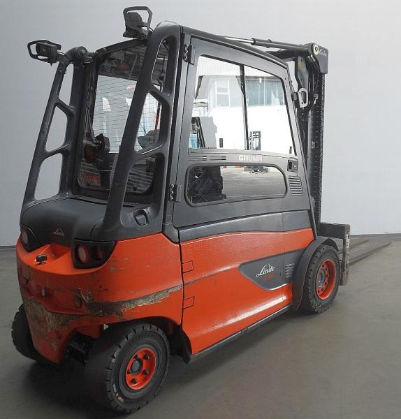 Linde E 50/600 HL 388 - Električni viličar: slika Linde E 50/600 HL 388 - Električni viličar Linde E 50/600 HL 388 - Električni viličar: slika Linde E 50/600 HL 388 - Električni viličar