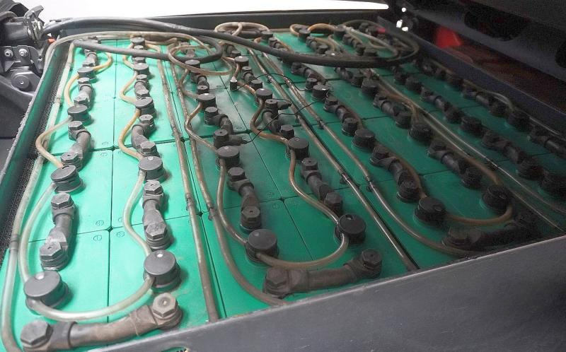 Linde E 50/600 HL 388 - Električni viličar: slika Linde E 50/600 HL 388 - Električni viličar Linde E 50/600 HL 388 - Električni viličar: slika Linde E 50/600 HL 388 - Električni viličar