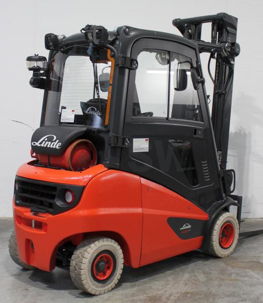 Linde H 20 T EVO 391-00 - Plinski viličar: slika Linde H 20 T EVO 391-00 - Plinski viličar Linde H 20 T EVO 391-00 - Plinski viličar: slika Linde H 20 T EVO 391-00 - Plinski viličar
