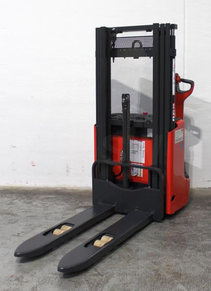 Linde L 10 1172 - Slagač stoga: slika Linde L 10 1172 - Slagač stoga Linde L 10 1172 - Slagač stoga: slika Linde L 10 1172 - Slagač stoga