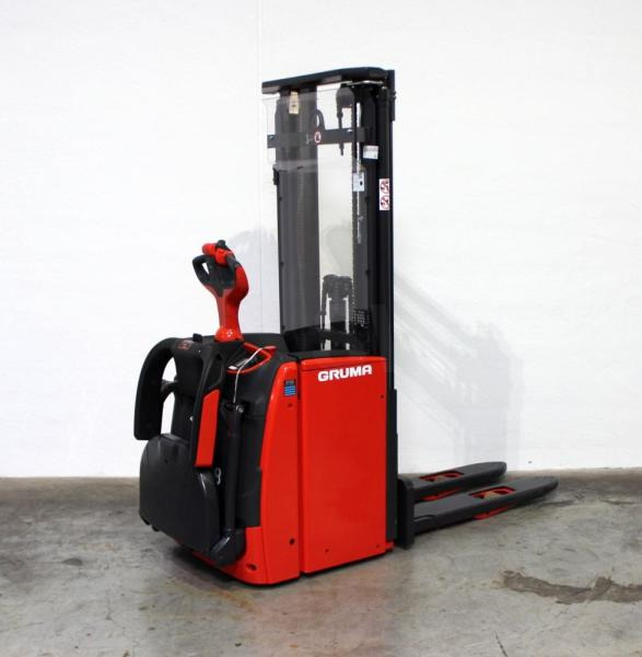 Linde L 14 AP i 1173-01 - Slagač stoga: slika Linde L 14 AP i 1173-01 - Slagač stoga Linde L 14 AP i 1173-01 - Slagač stoga: slika Linde L 14 AP i 1173-01 - Slagač stoga