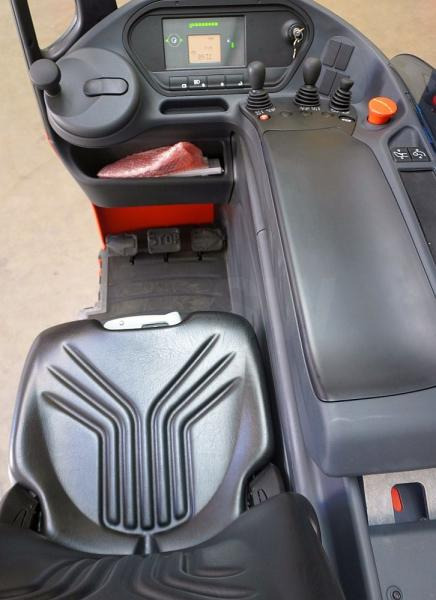 Linde R 12 B 1120 - Regalni viličar: slika Linde R 12 B 1120 - Regalni viličar Linde R 12 B 1120 - Regalni viličar: slika Linde R 12 B 1120 - Regalni viličar